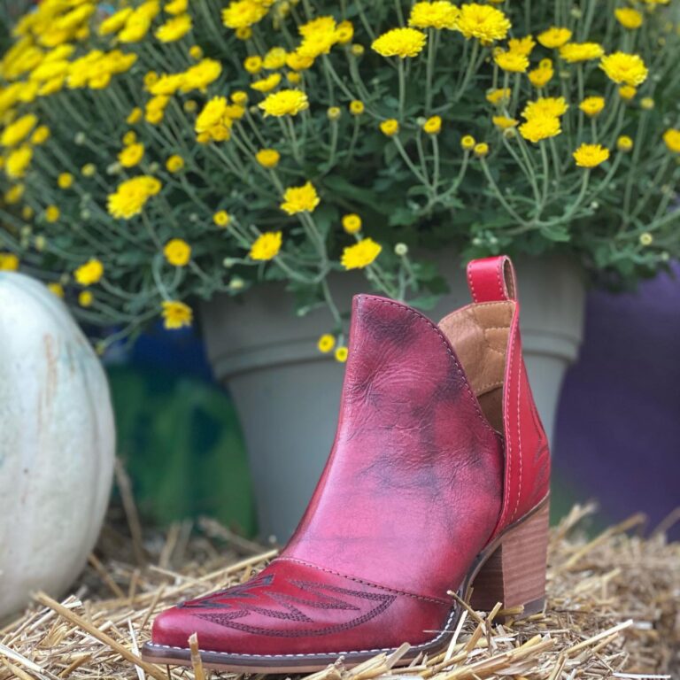 313940651 796320731549592 1871712441491441418 n 768x768