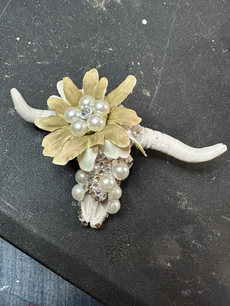 401833873 373919581825932 271556701296367138 n 768x1024