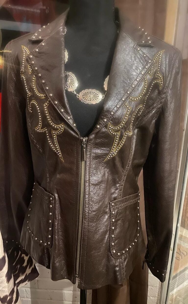 Settin Steer Mercantile8 768x1244