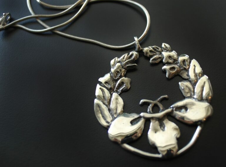 Silver Botanica4 768x566