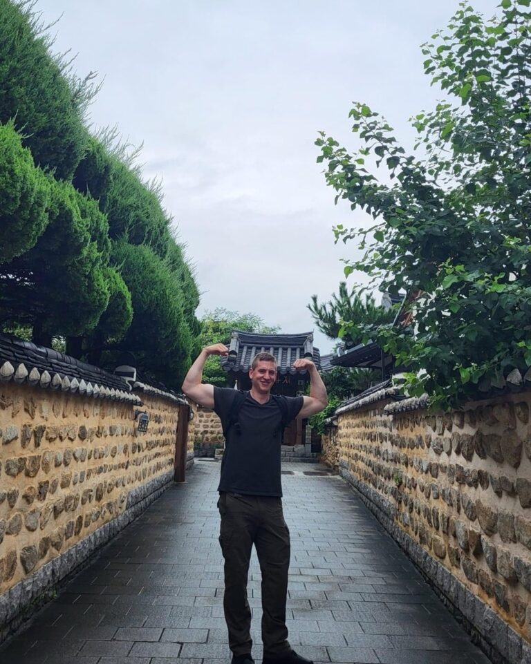 465732254 592997729956855 662369652918898791 n 768x961