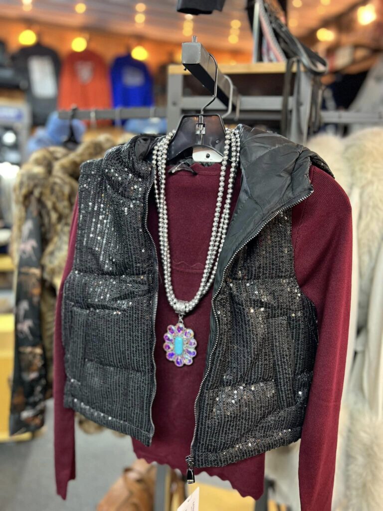 468615313 962179775932739 6703427835235113686 n 768x1024