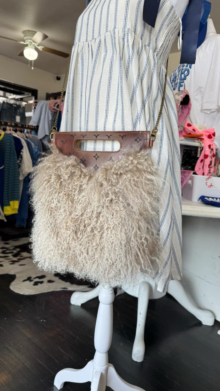 6650f99a e586 46fc bc40 f95cb7f7872f 768x1365