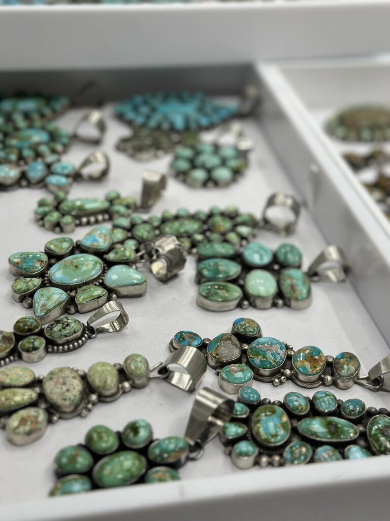 469800842 122195107898179058 2846359009326606147 n 768x1024